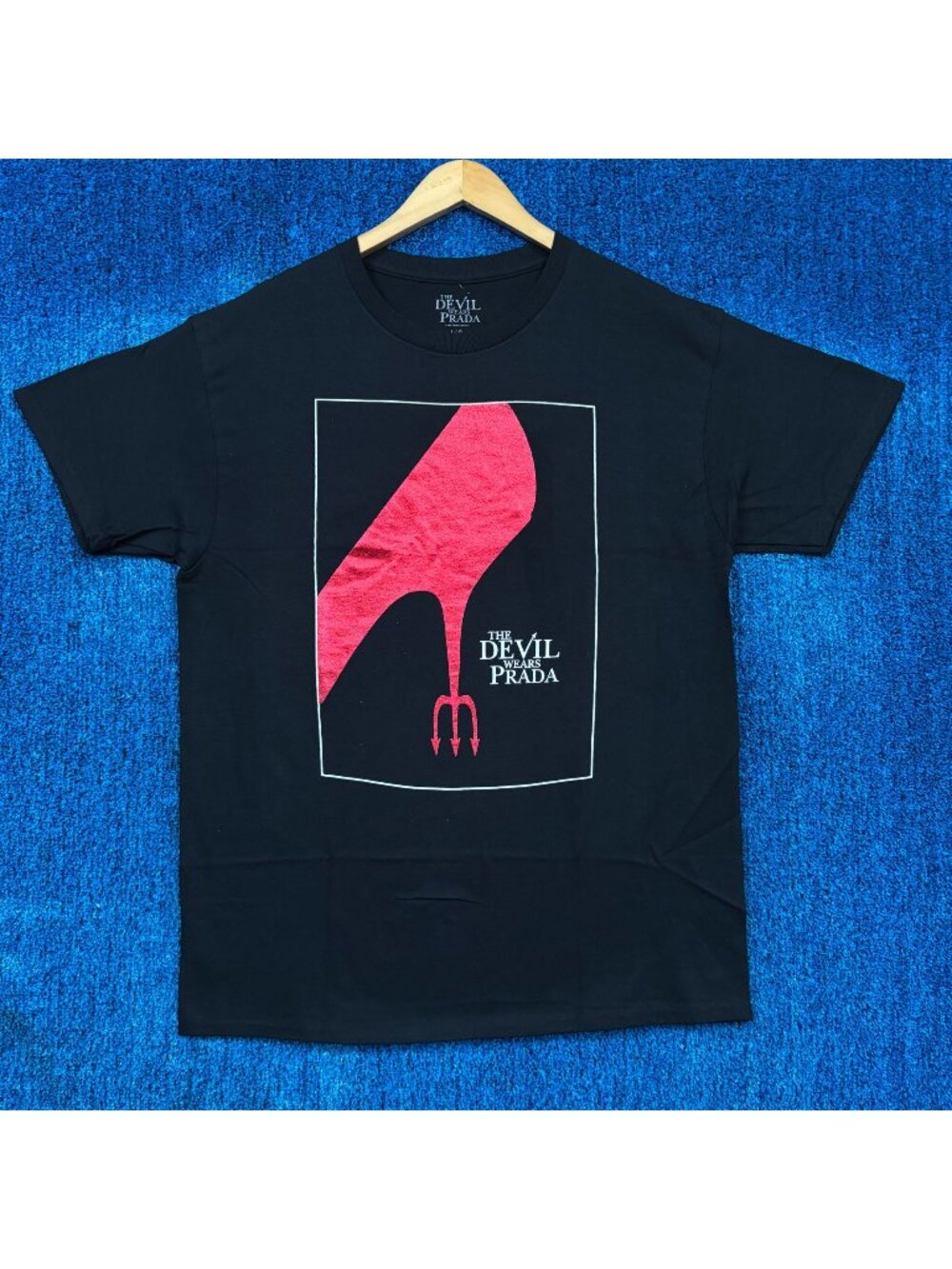 The Devil Wears Prada Red Foil Fashion Movie Poster Tee L